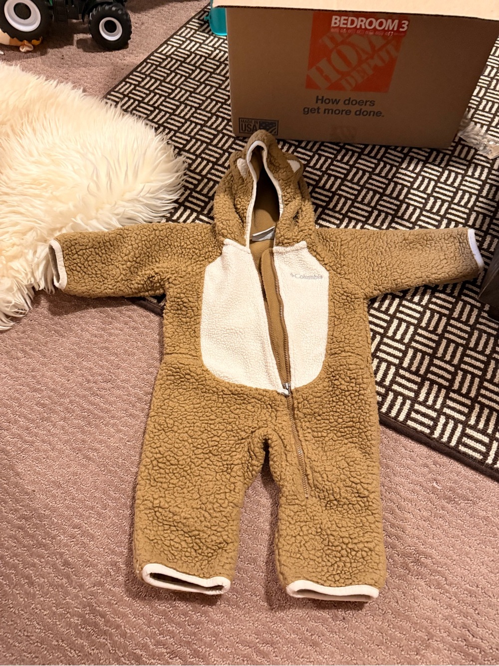 Cozy Columbia Foxy Baby Sherpa Hooded Bunting - Tan with Cream Trim 3-6 months